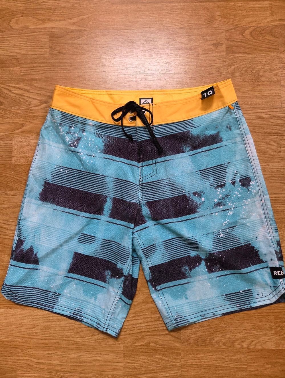 😎 REEF 😎 NEW! Men's 19" Outseam Striped Board Shorts - [Size 32]